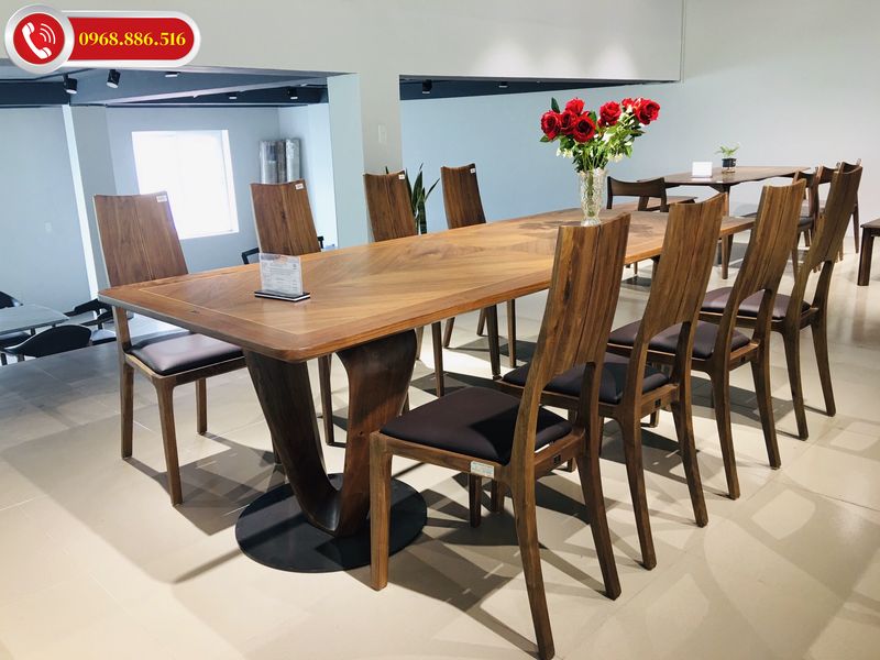 Bộ bàn ăn 8 ghế được thiết kế tinh tế đơn giản tạo không gian sang trọng đẳng cấp